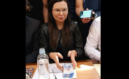 Alcaldes pagan 32 mil pesos en efectivo por puerta de cristal rota en San Lázaro