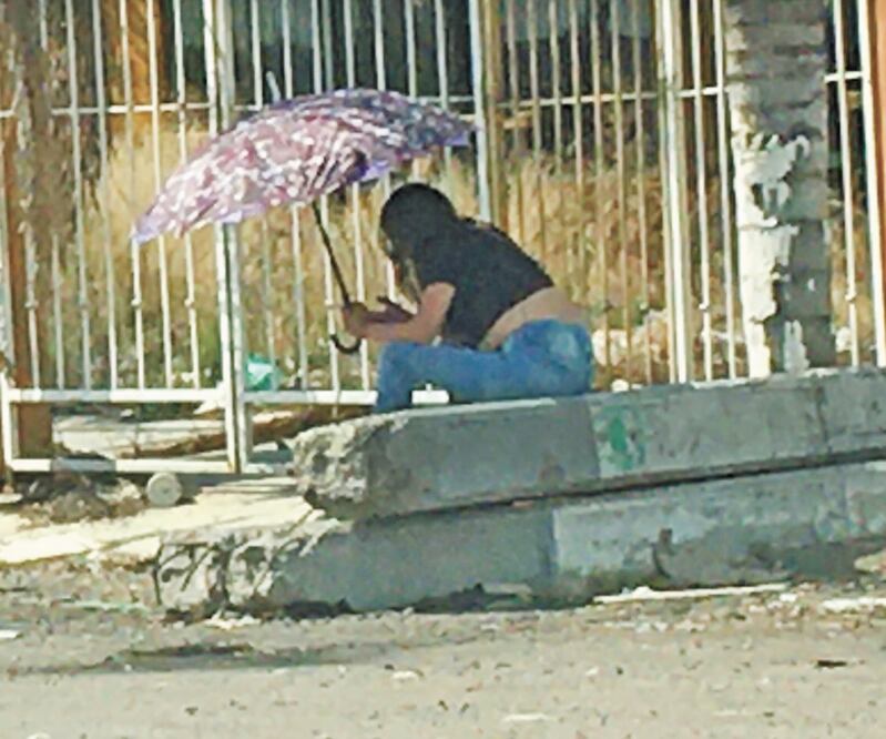 Panorama incierto. Sexoservidoras refieren que autoridades les prohibieron salir, por lo que no saben cómo sobrevivirán. Emilio Fernández/EL UNIVERSAL