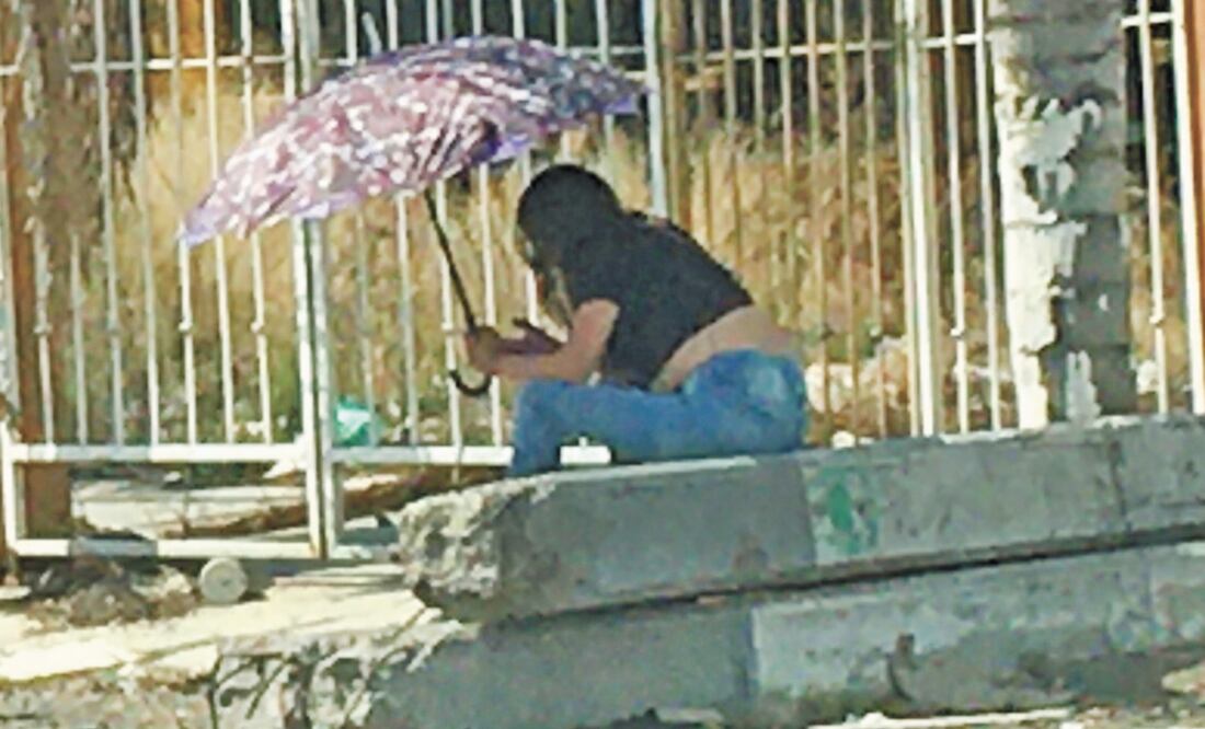 Panorama incierto. Sexoservidoras refieren que autoridades les prohibieron salir, por lo que no saben cómo sobrevivirán. Emilio Fernández/EL UNIVERSAL