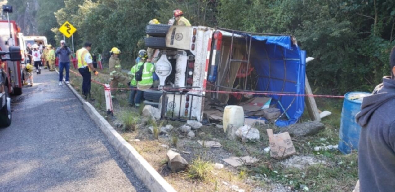 Vuelca camión de peregrinos en Chiapa de Corzo