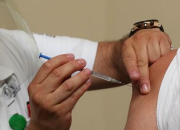 Mañana inicia vacunación de maestros contra Covid en CDMX