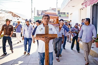 Alcalde de Petatlán cenaba con sus amigos cuando fue asesinado