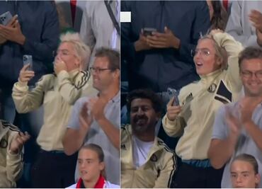 La reacción de la novia de Santi Giménez en su primer gol europeo