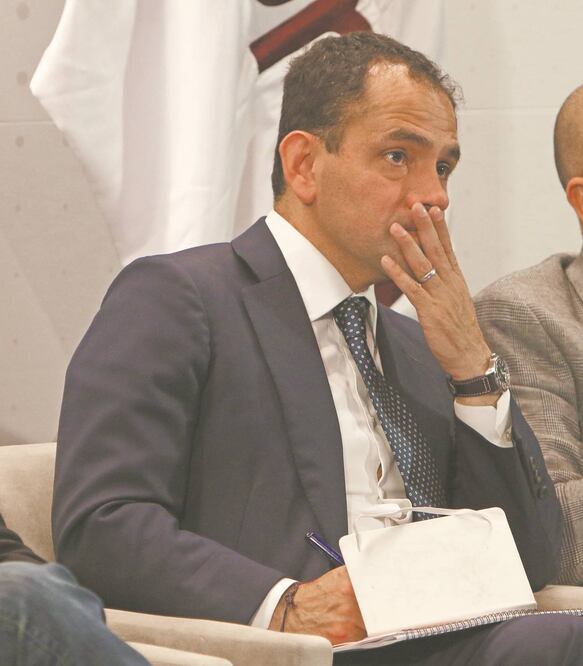 El secretario de Hacienda, Arturo Herrera, ayer en la reunión plenaria de Morena. Foto: CARLOS MEJÍA. EL UNIVERSAL