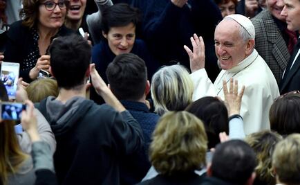  Papa recibe por primera vez en Vaticano al nuevo arzobispo de México