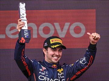 Checo Pérez y Max Verstappen mantienen a Red Bull en la cima del campeonato de constructores