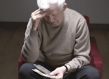 EU da luz verde a medicamento que ralentiza Alzheimer