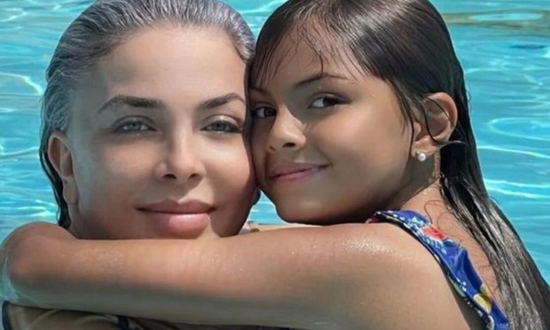 Verónica Castro y su nieta. Fuente: Instagram @onlyvrocastro