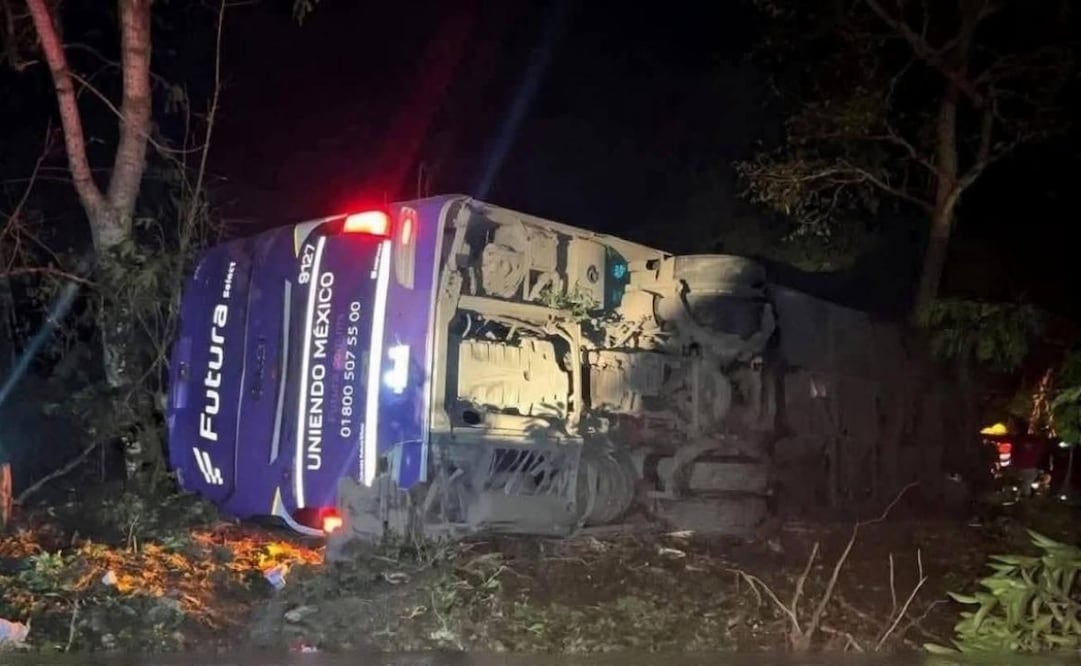 Procuraduría inicia carpeta de investigación por accidente en Hidalgo; hay cinco muertos y 27 lesionados.
Foto: Especial.