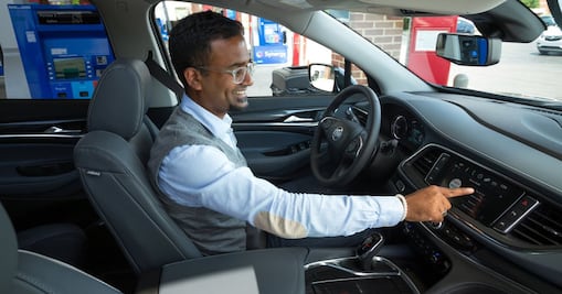 ExxonMobil y Buick permitirán pagar gasolina desde el panel del automóvil