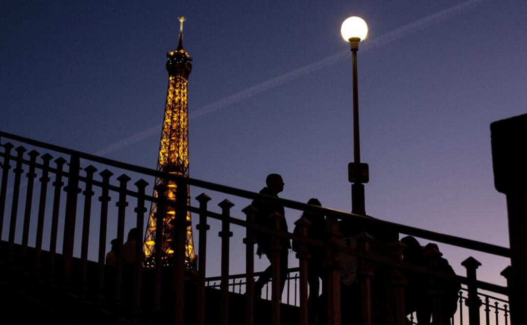 La Torre Eiffel de París, el 9 de febrero del 2022. Foto: AP