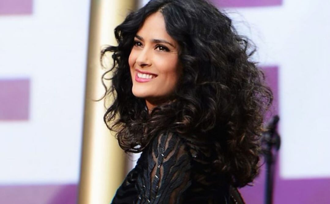 Salma Hayek luce fabulosa en traje de gatúbela