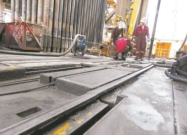 Explotación petrolera se confiará a Pemex: Sener