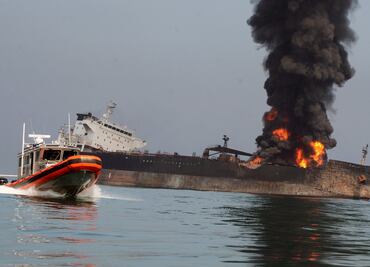 Pide CNDH informar a familias por incendio de buque