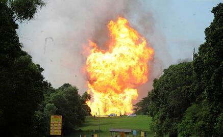 Incendio en tubería de gas deja 145 heridos en Malasia; llamas dañan 190 casas y 148 autos