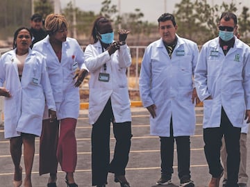 Alistan otro contrato para médicos cubanos; les pagan casa, chofer y dieta balanceada