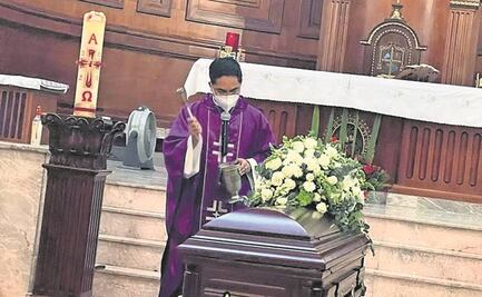 Despiden con misa al comunicador Antonio de la Cruz