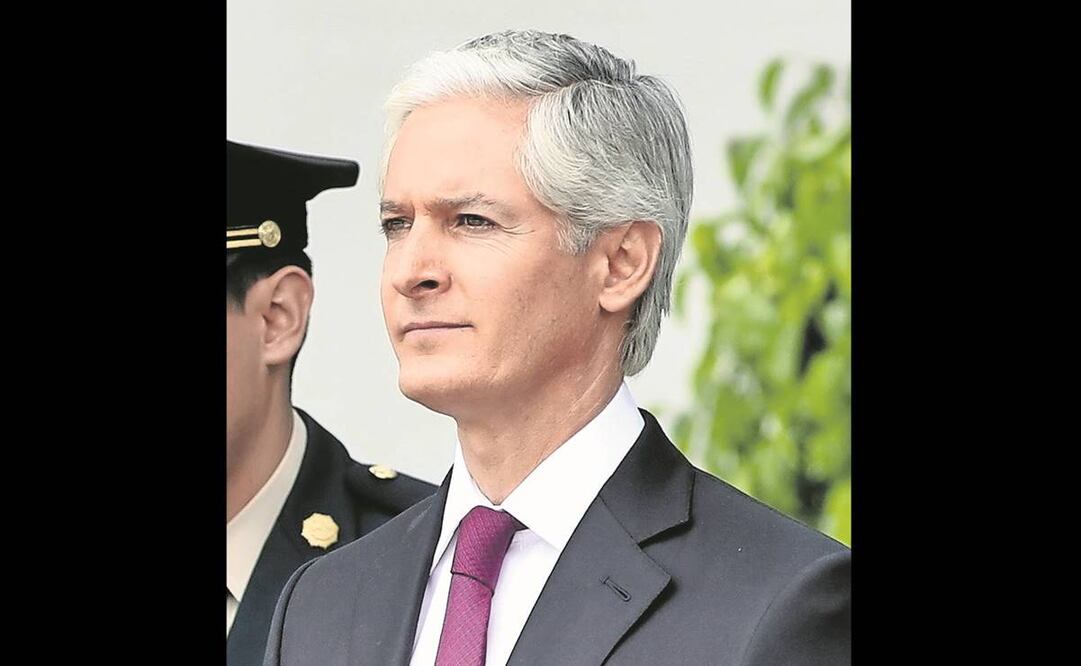 Vuelven los abucheos a gobernadores en giras de AMLO