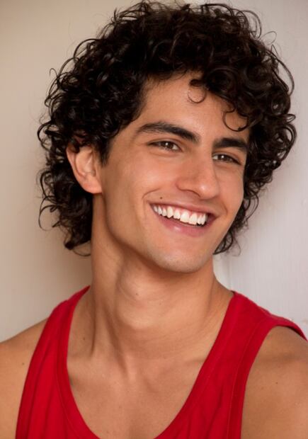 Eugenio Derbez vuelve a ser un "latin lover" en nueva serie de comedia