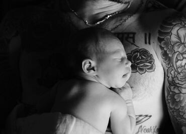 Adam Levine comparte primera foto de su hija