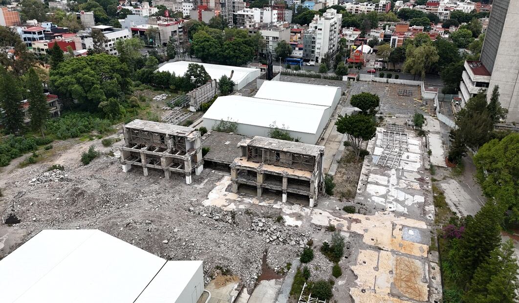 El antiguo Centro SCOP en terrenos de la extinta Secretaría de Comunicaciones y Obras Públicas se encuentra en el abandono desde 2024. Foto: Diego Prado/EL UNIVERSAL