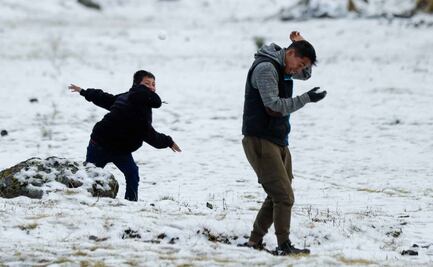 Familias van al Ajusco a disfrutar la nieve