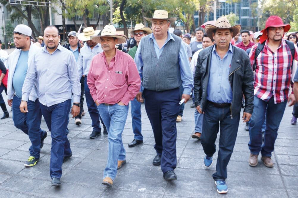 Las tácticas de lucha docente de la coordinadora son simples: movilización-negociación-movilización, y una vez que obtuvieron algunas ganancias de su extenso pliego petitorio (ARCHIVO EL UNIVERSAL)