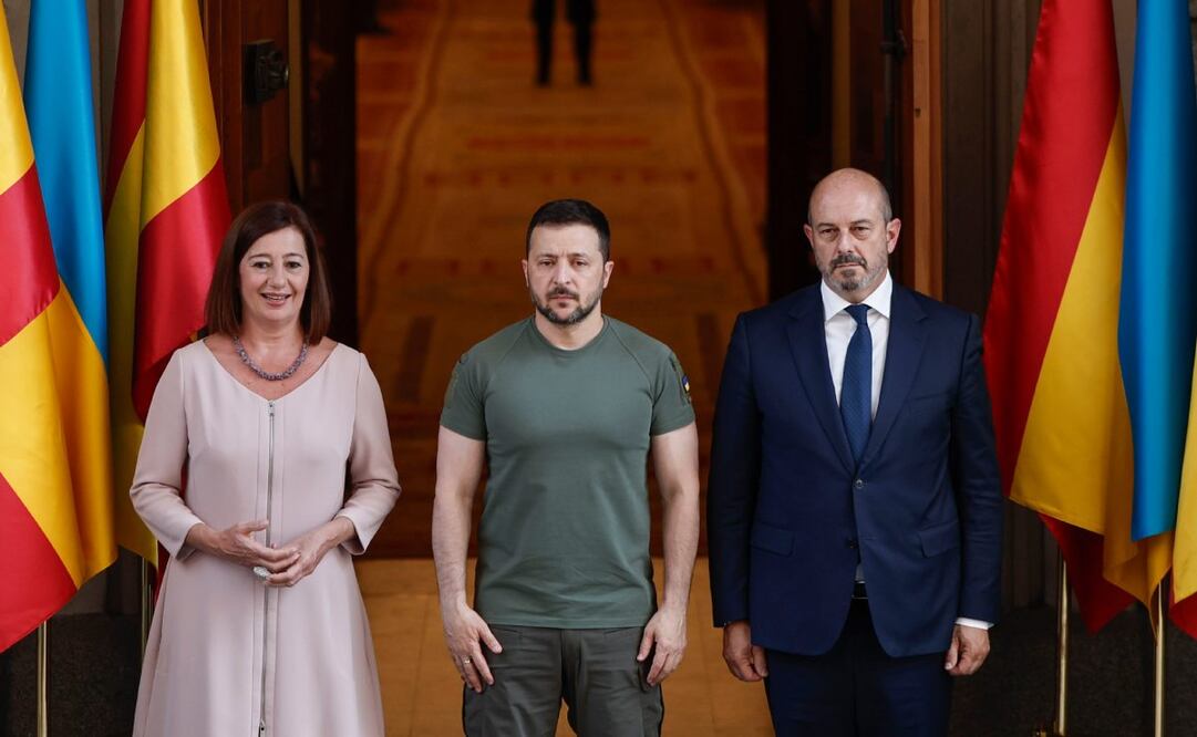 La presidenta del Congreso, Francina Armengol, y el presidente del Senado, Pedro Rollán, se reúnen este lunes con el presidente ucraniano, Volodímir Zelenski, en el Congreso de los Diputados, con motivo de la visita oficial de Zelenski a España. Foto: EFE
