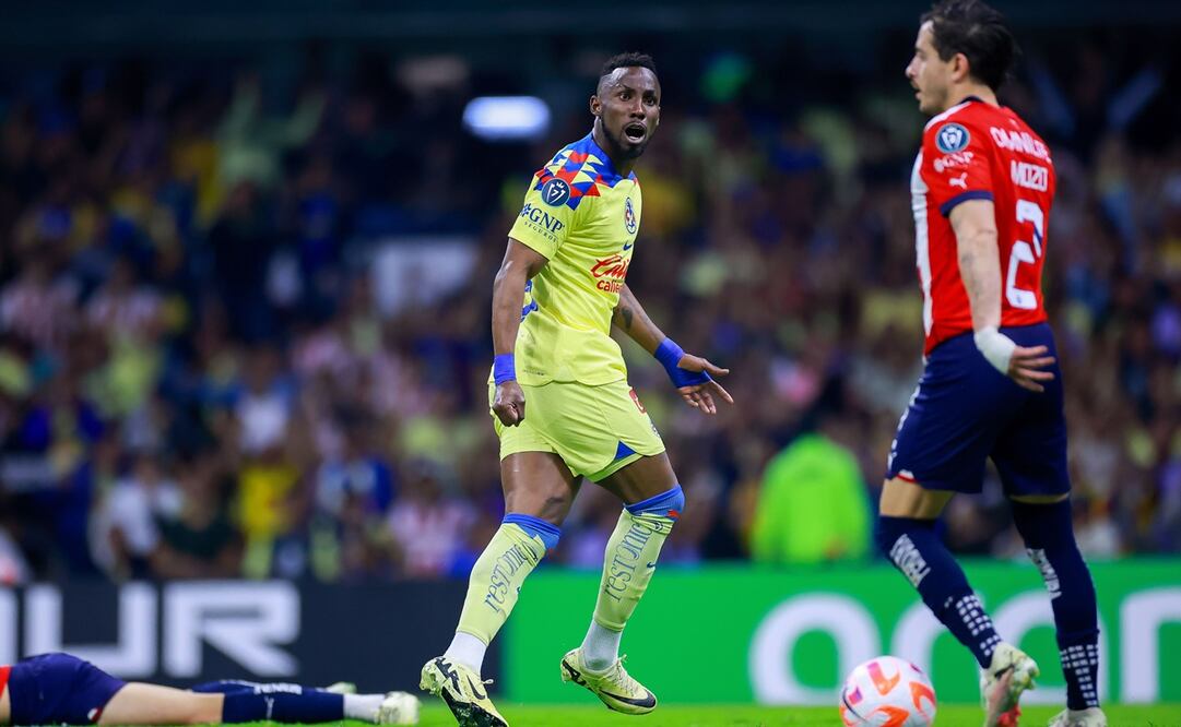 Julián Quiñones festejando el autogol de Alan Mozo en el Estadio Azteca - Foto: Imago7