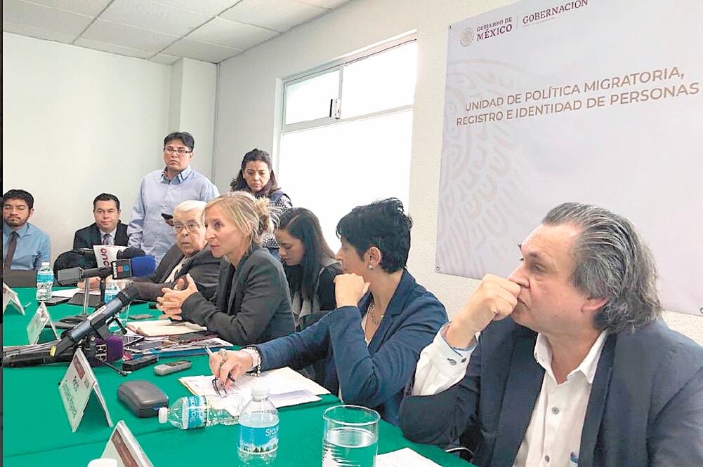 La directora del Centro de Monitoreo de Desplazamientos Internos, Alexandra Bilak, se reunió con la Unidad de Política Migratoria de Segob. Foto: Tomada de Twitter