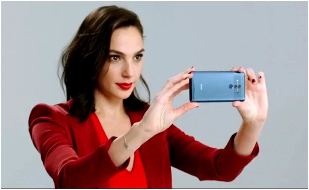 "A veces confío en la ayuda de mi equipo para publicar videos más grandes", dijo Gadot, "Y eso es lo que sucedió aquí"