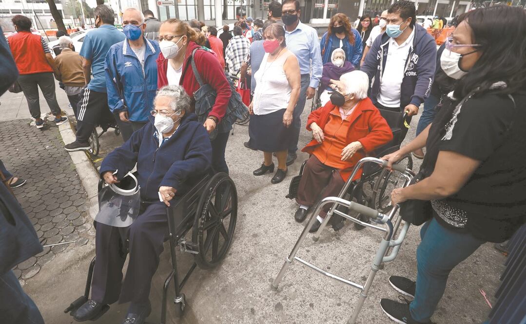 En un recorrido de EL UNIVERSAL se observó que aunque se presentaban algunas aglomeraciones para entrar a la biblioteca, el ingreso fue fluido. Foto: DIEGO SIMÓN. EL UNIVERSAL