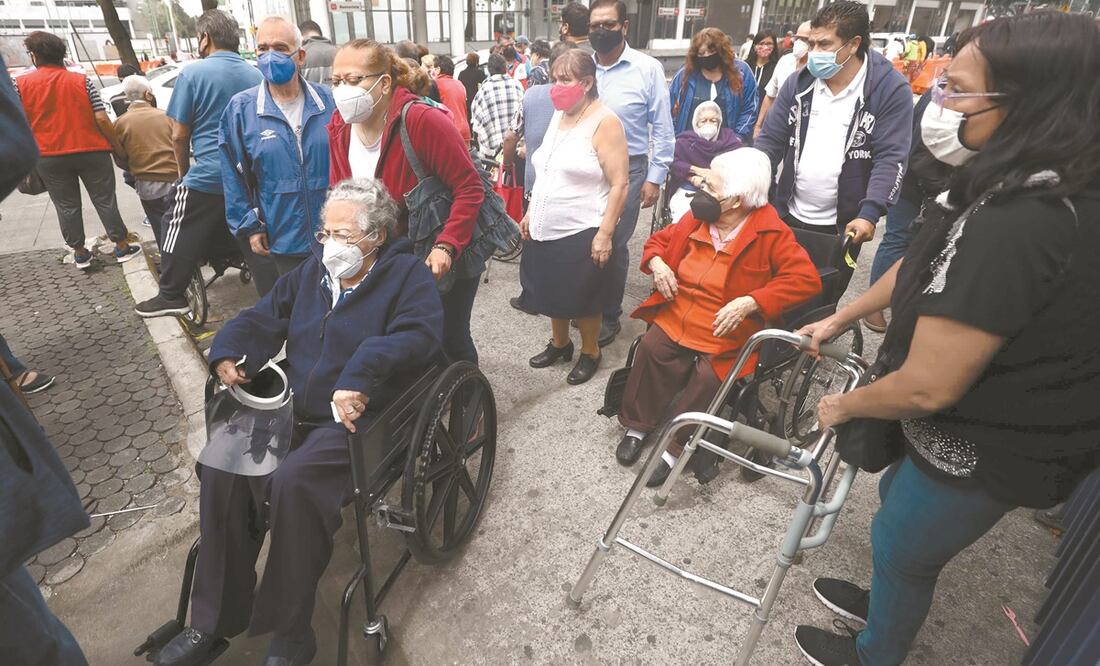 En un recorrido de EL UNIVERSAL se observó que aunque se presentaban algunas aglomeraciones para entrar a la biblioteca, el ingreso fue fluido. Foto: DIEGO SIMÓN. EL UNIVERSAL