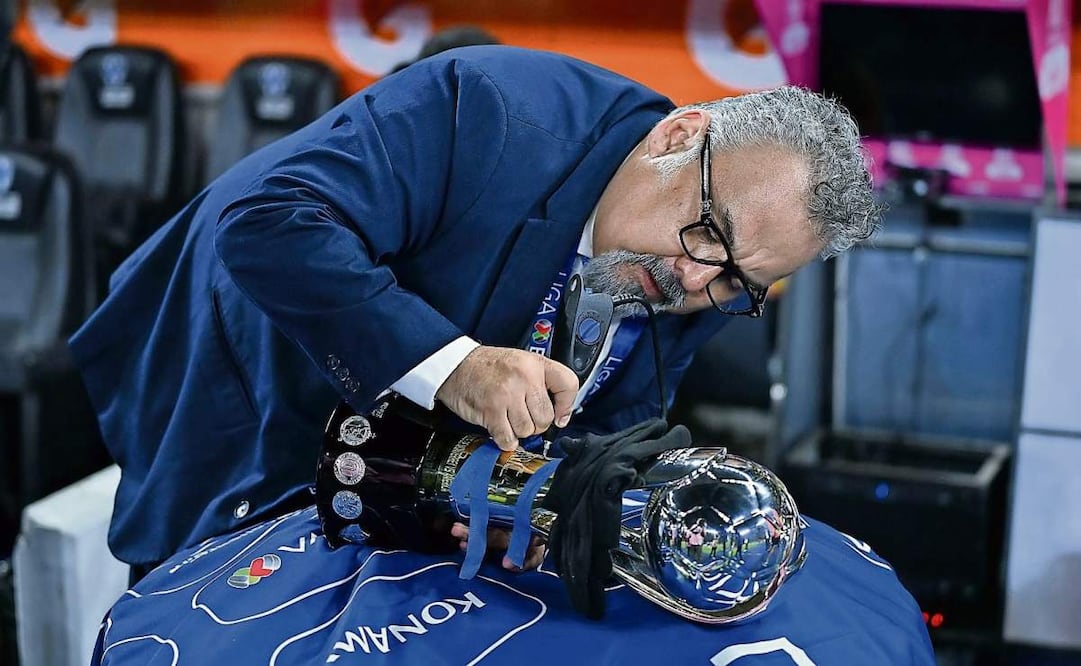 El grabado del nombre requiere gran detalle. Foto: Especial