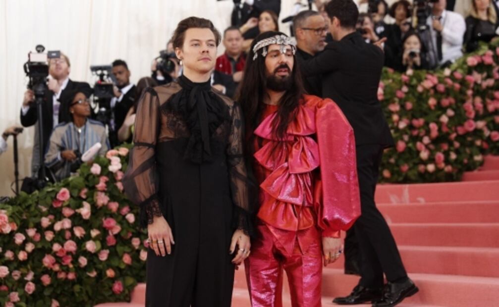 Harry Styles "ilumina el día" con el primer adelanto de "Golden"