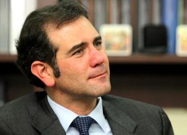 Lorenzo Córdova defiende a los pluris en el Congreso