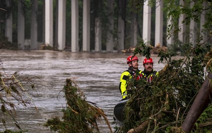 Suman 104 fallecidos por inundaciones en Texas; Camp Mystic confirma 27 decesos de niños y consejeros