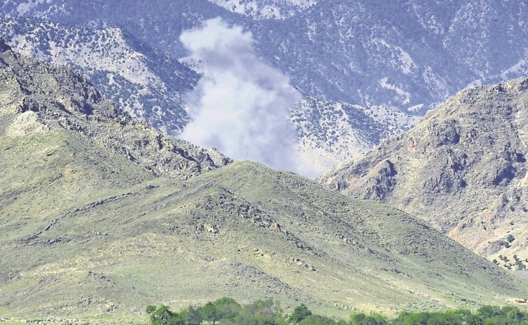 “No esperan saludos”. El sheriff aseguró que la MOAB, empleada contra el EI, debió ser utilizada contra los cárteles hace 10 años. (ESPECIAL)