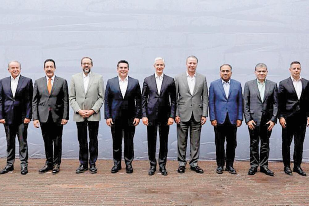 Mandatarios del PRI se reunieron en Toluca, Estado de México, para discutir temas en materia de seguridad, salud y educación que afectan al país. / ESPECIAL