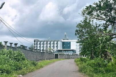 Deportados de EU a Guinea Ecuatorial fueron arrestados y golpeados por la policía, acusa ONG; ven represalia en expulsión a ese país