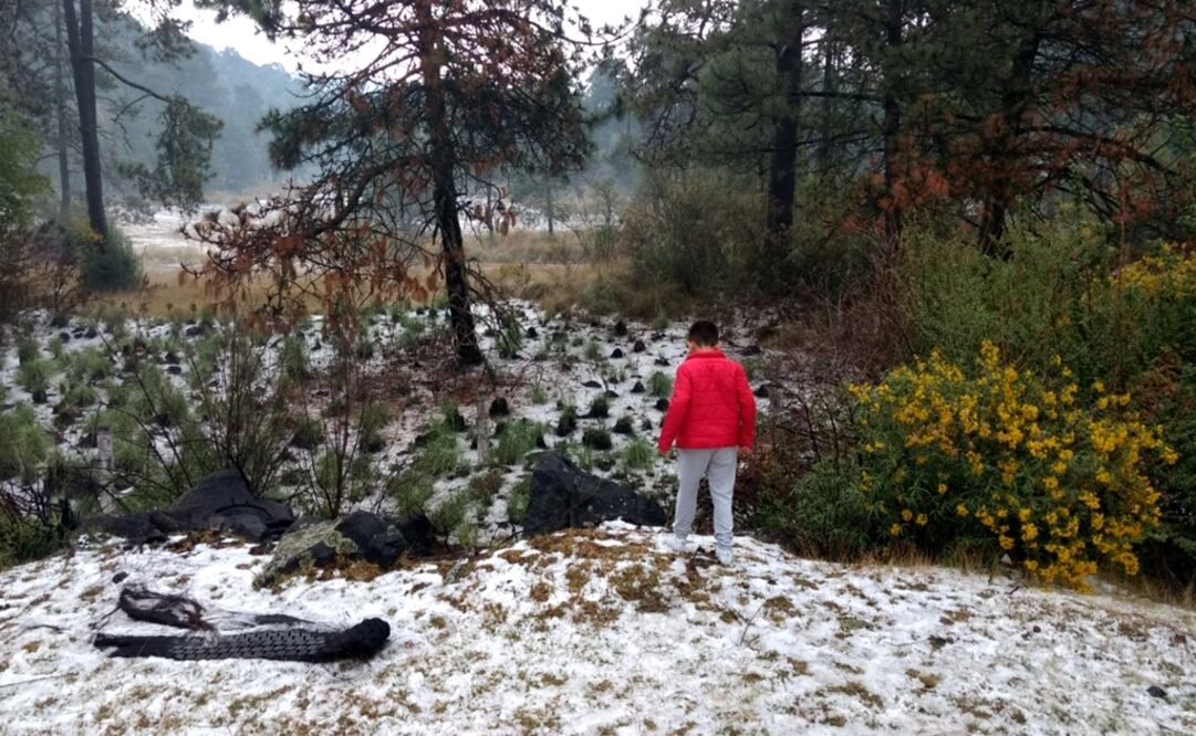 Se registró caída de lluvia y granizo en la autopista México-Cuernavaca.