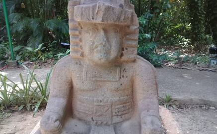 Dos extranjeros vandalizan con aceite piezas olmecas en Tabasco