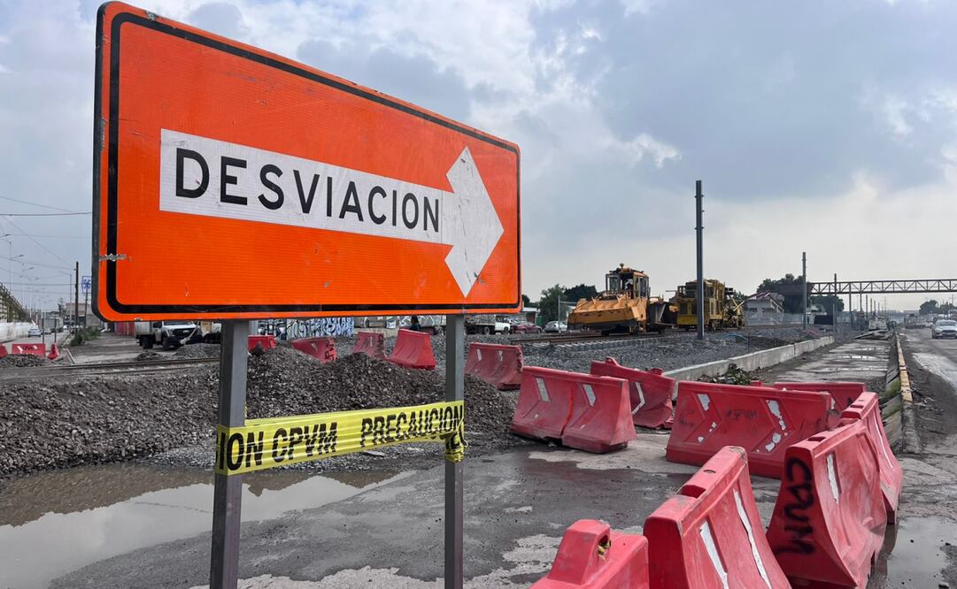 Boulevard Tultitlán cerrado por obras de Tren Suburbano al AIFA. Foto: Especial