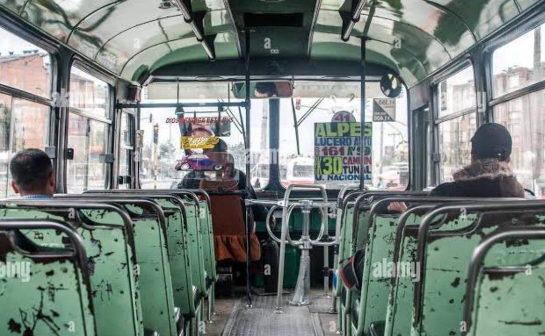 foto: Tomada de Twitter Charly Browny/ Usuarios exhiben las condiciones del transporte público en la CDMX 