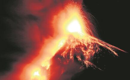 Alertan de peligro en barrancas por volcán de Fuego de Guatemala 