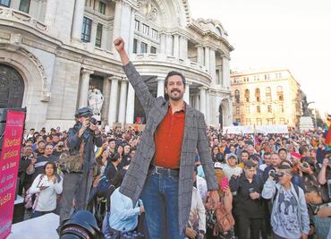 “¡Zapata vive, la lucha sigue!”, grito LGBTI contra censura en Bellas Artes