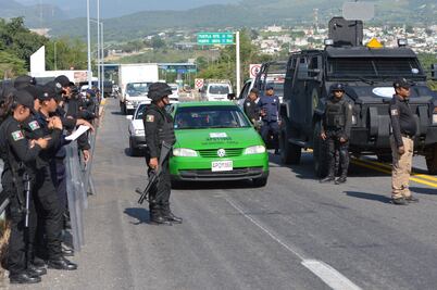 Policía detiene paso de manifestantes de San Juan Chamula
