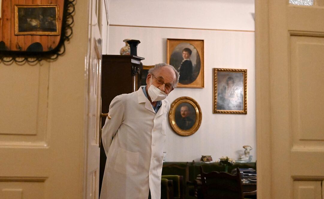 Actualmente, Istvan Kormendi todavía tiene unos 300 pacientes en sus registros. Foto: AFP