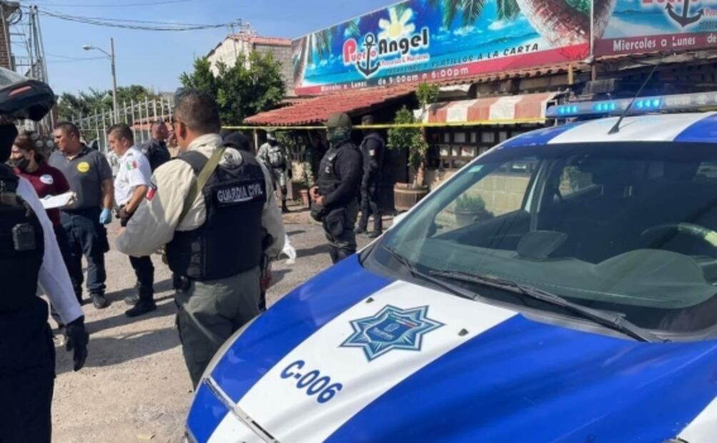 Asesinan a 4 hombres al interior de marisquería en Tecámac