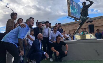 Presentan la estatua de Oribe Peralta en Torreón